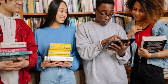 When Should Students Consider Hiring an Essay Writer in Canada?